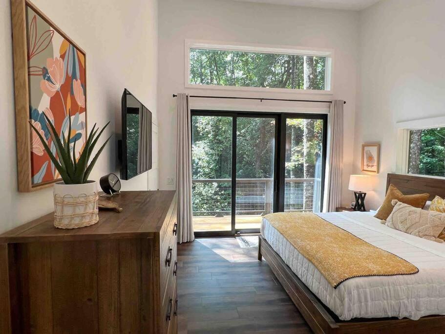 Вілла Modern Mountain Getaway With Hot Tub, Fire Pit Sautee Nacoochee Екстер'єр фото