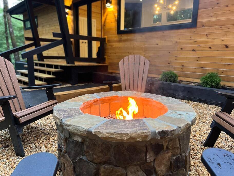 Вілла Modern Mountain Getaway With Hot Tub, Fire Pit Sautee Nacoochee Екстер'єр фото