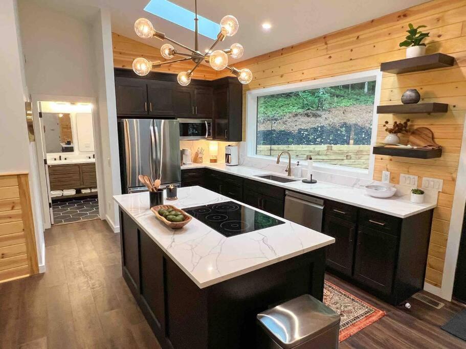 Вілла Modern Mountain Getaway With Hot Tub, Fire Pit Sautee Nacoochee Екстер'єр фото